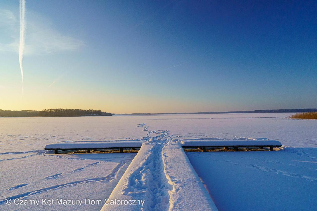 Czarny Kot Mazury Dom Caloroczny Villa Malkinie Eksteriør billede